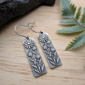 Daisy Floral Rectangle Drop Earrings / Nature Flower Jewelry